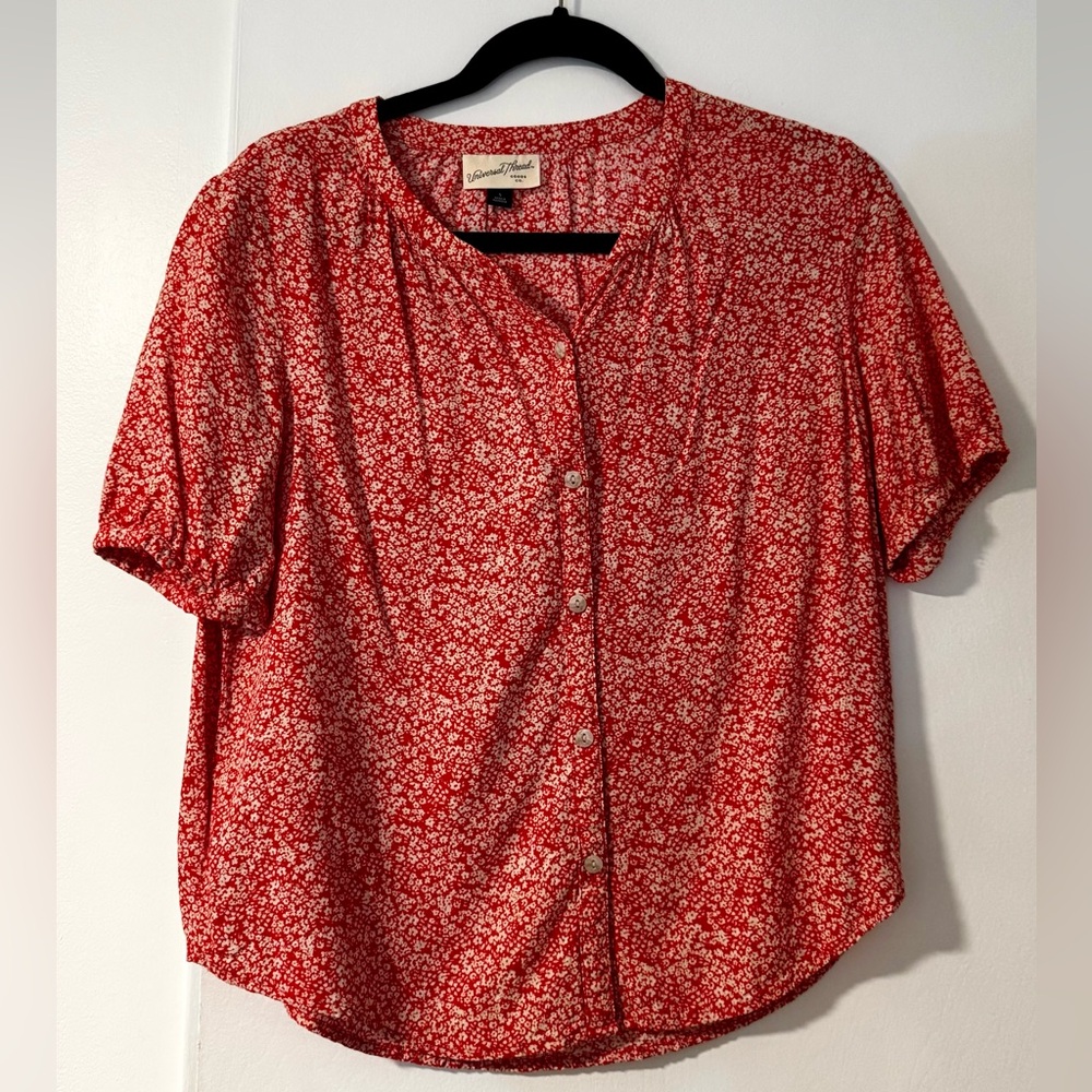 Universal Thread Red Floral Button-Down Shirt